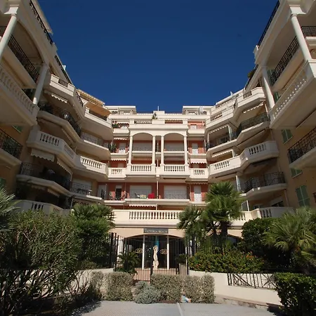Avec Vue - 2 Terrasses, Parking Menton